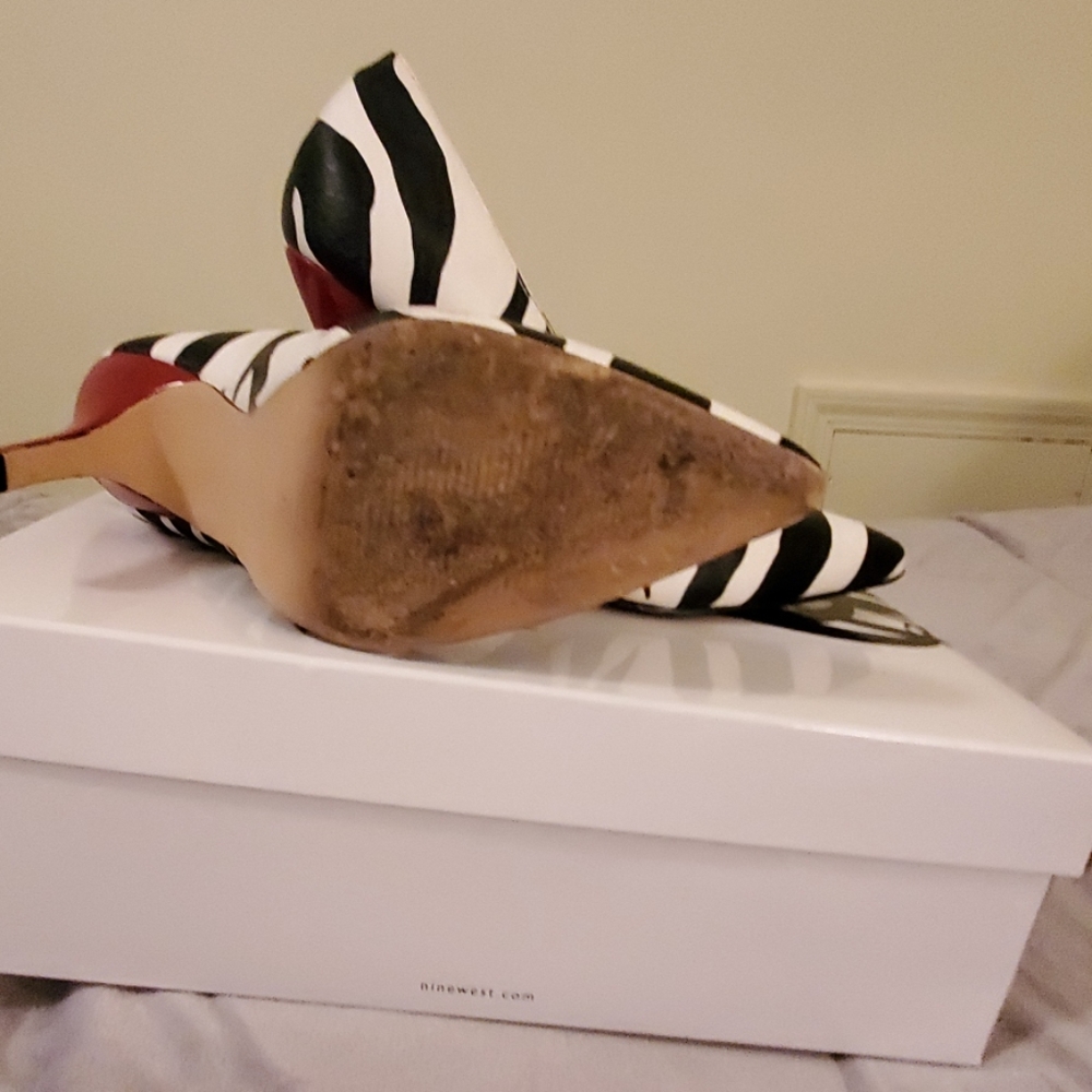 Shoes - Picture 3 of 6